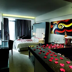4* فندق Wh